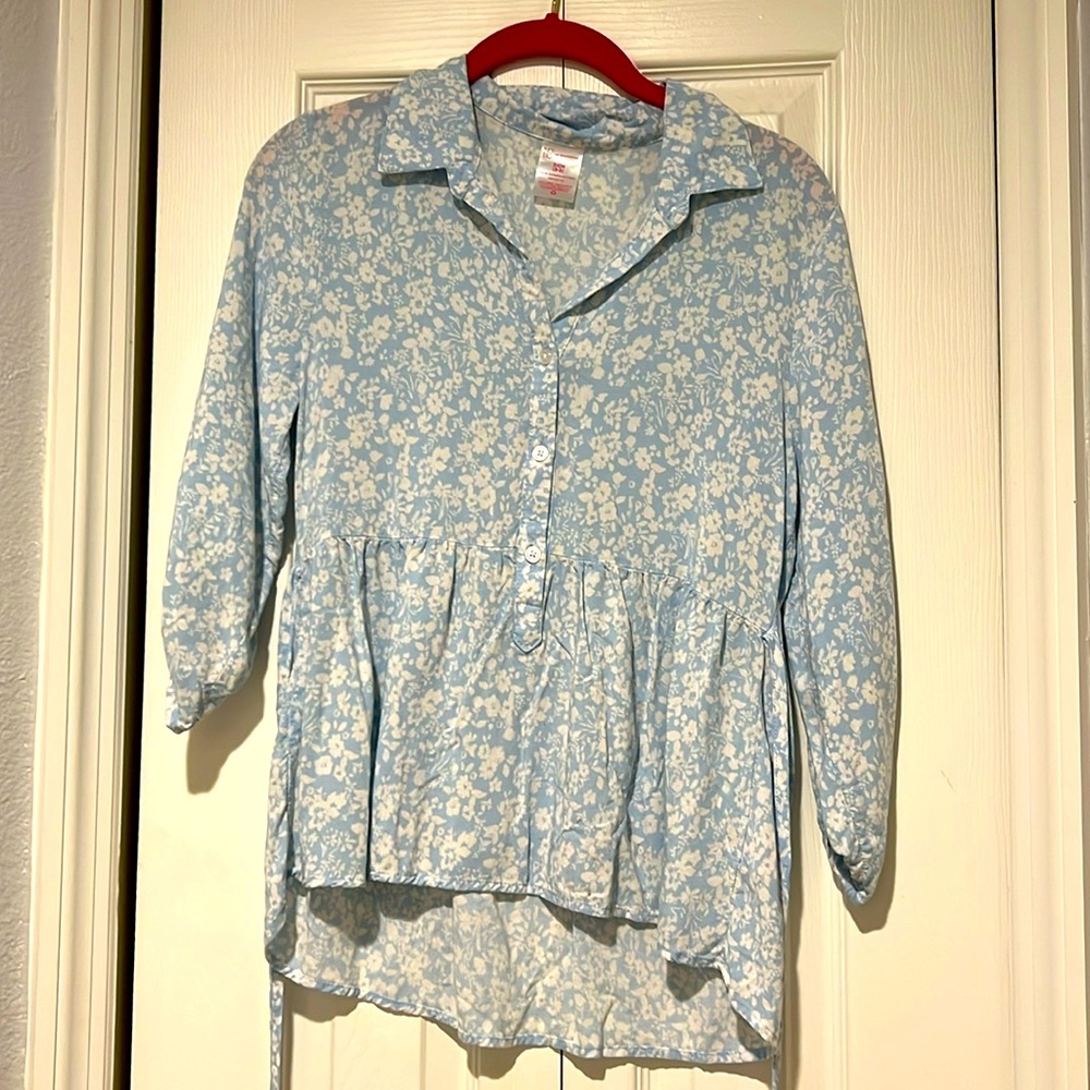 No Boundaries 3/4 Sleeve Shirt Blue Floral Juniors size 3-5 (Fits like Small)